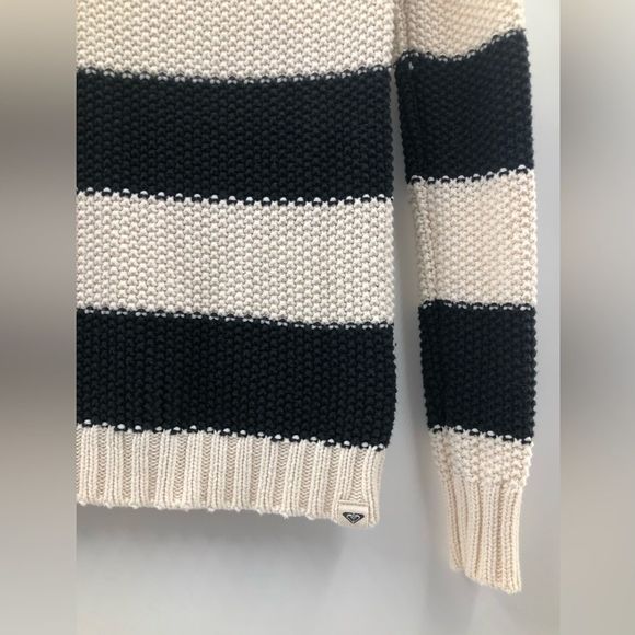 ROXY women’s crew and scoop neck - Picture 4 of 6